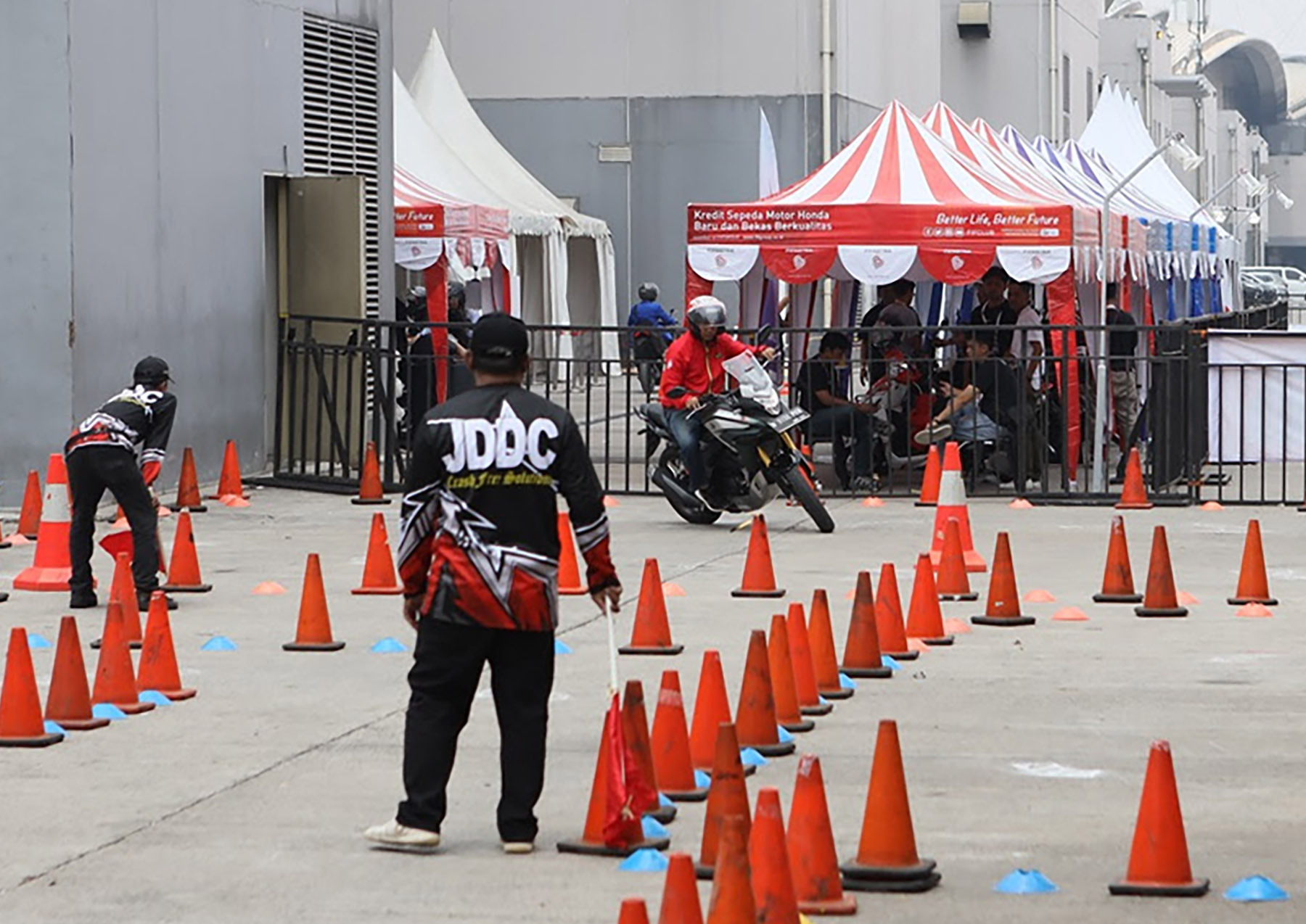 Arena test ride motor baru di IMOS 2024 di ICE BSD City Tangerang. (Dok.IMOS 2024)