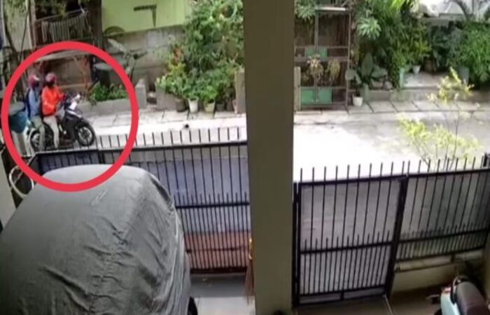 Foto rekaman CCTV aksi pencurian di Puri Bintaro Hijau (Dok. Tangsel Pos)