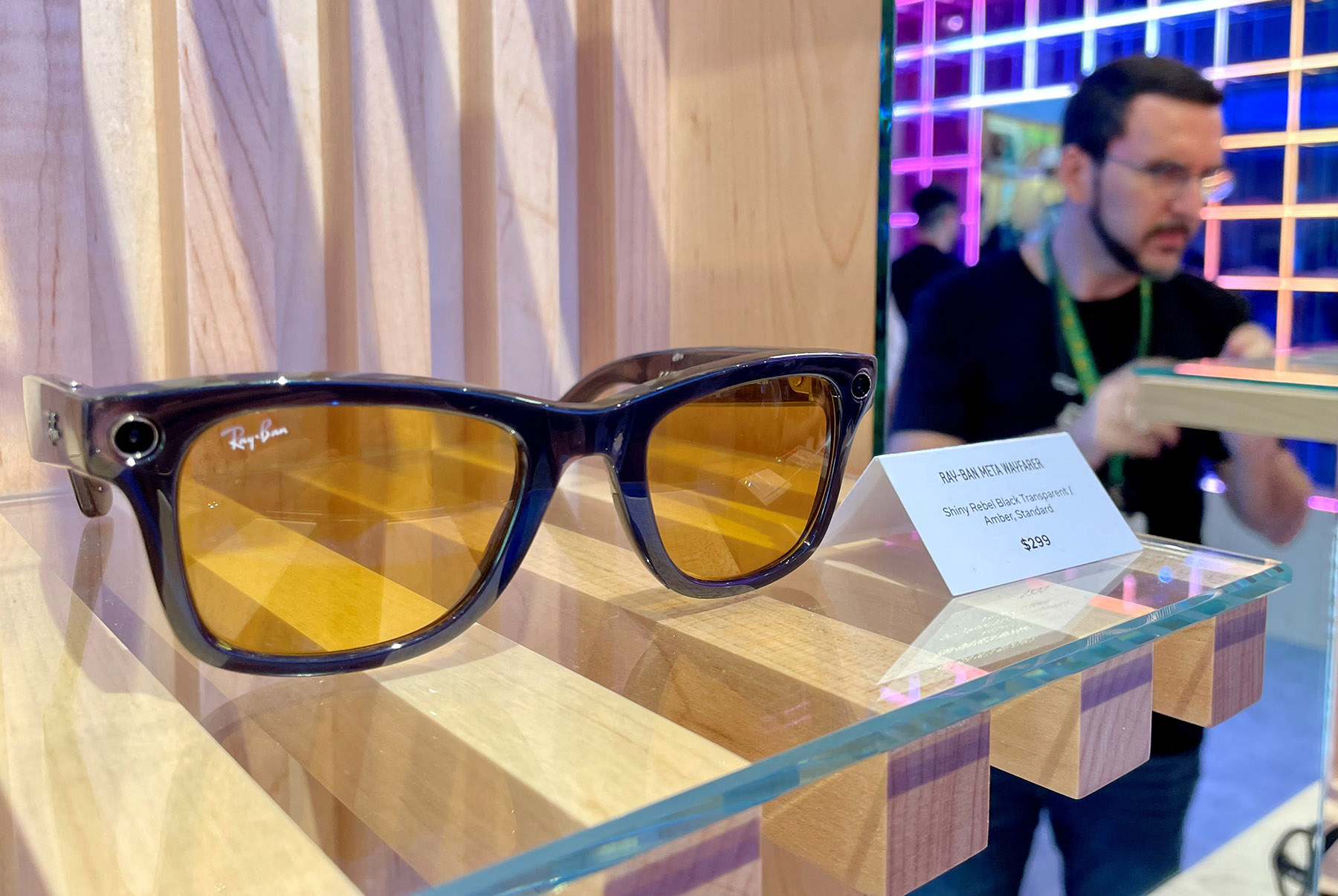 Pameran kacamata pintar Rayban-Meta di Menlo Park, California, AS.