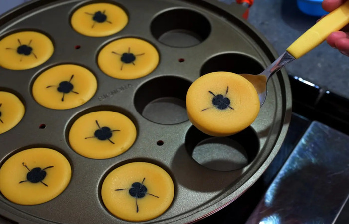 Foto kue lumpur yang sedang dimasak (Dok. Cookpad)