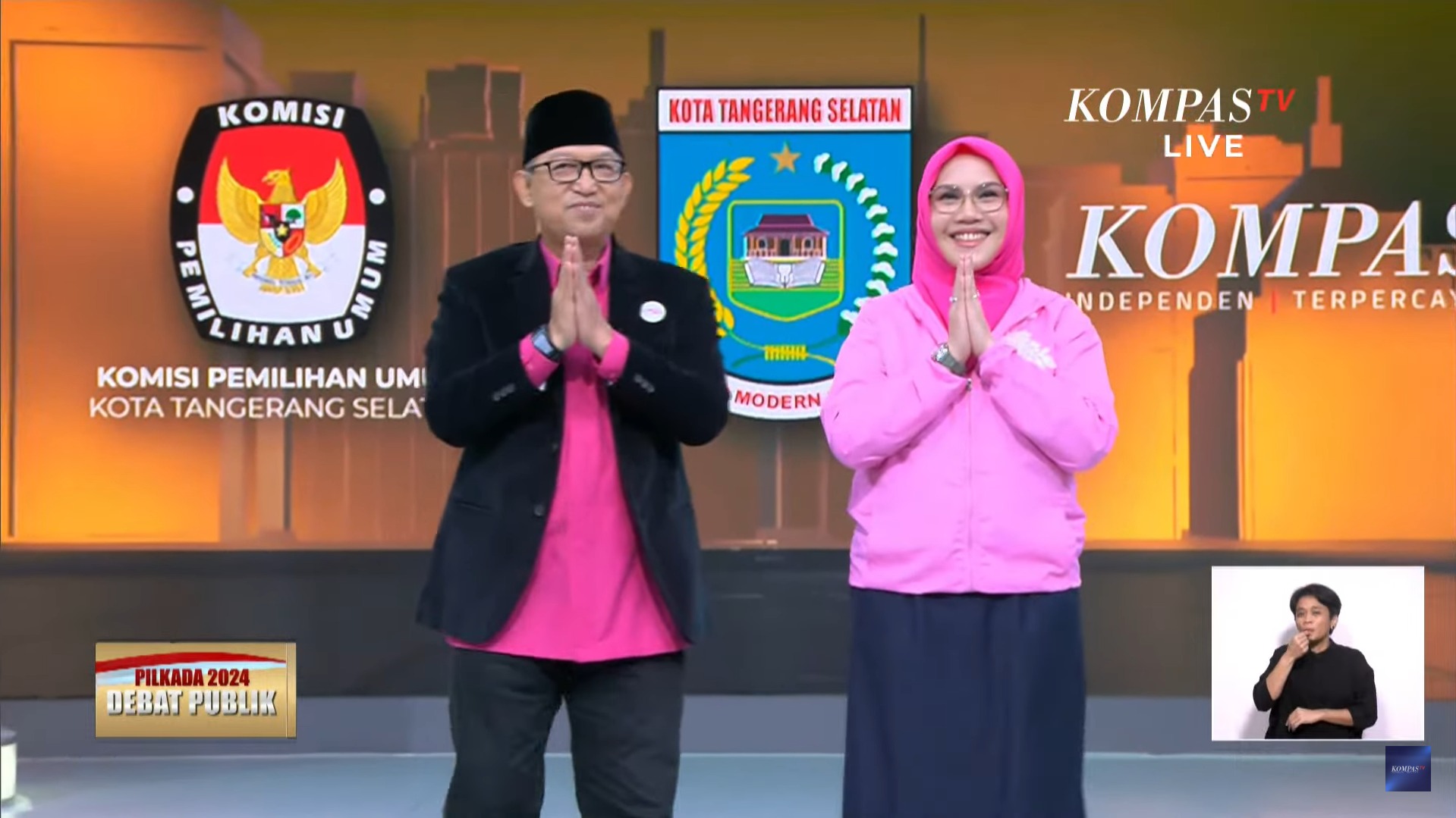Tangkapan layar - Calon Wali Kota dan Calon Wakil Wali Kota Nomor Urut 2 Ruhamaben- Shinta dalam Debat Kedua Pilkada Tangsel Kamis (21/11/2024). (Dok. Youtube KPU Tangerang Selatan).