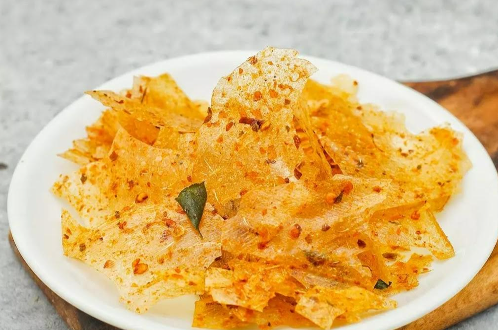Camilan keripik kaca