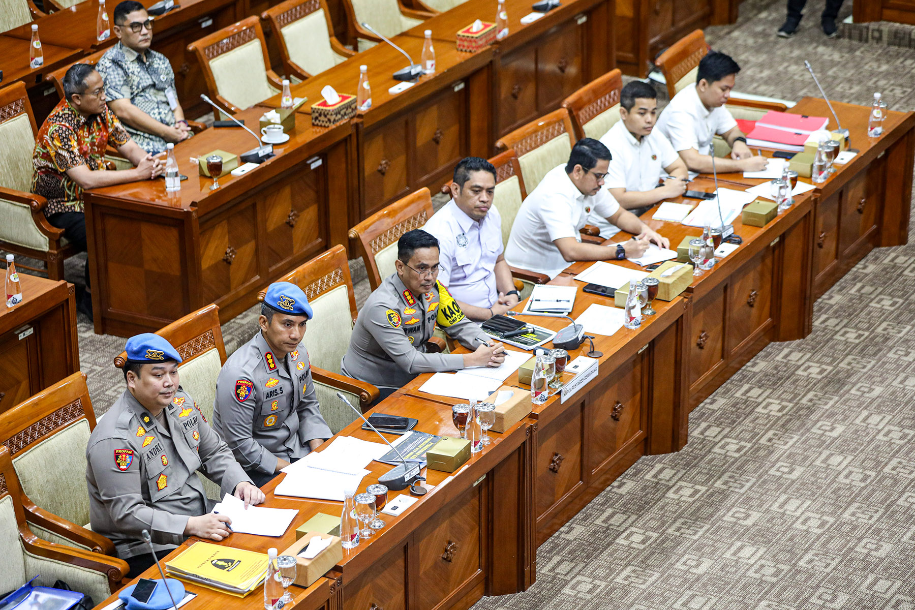 Kapolrestabes Semarang Kombes Pol Irwan Anwar mengikuti Rapat Dengar Pendapat (RDP) dengan Komisi III DPR di Kompleks Parlemen, Senayan, Jakarta, Selasa (3/12/2024). (Salman Toyibi/Jawa Pos)