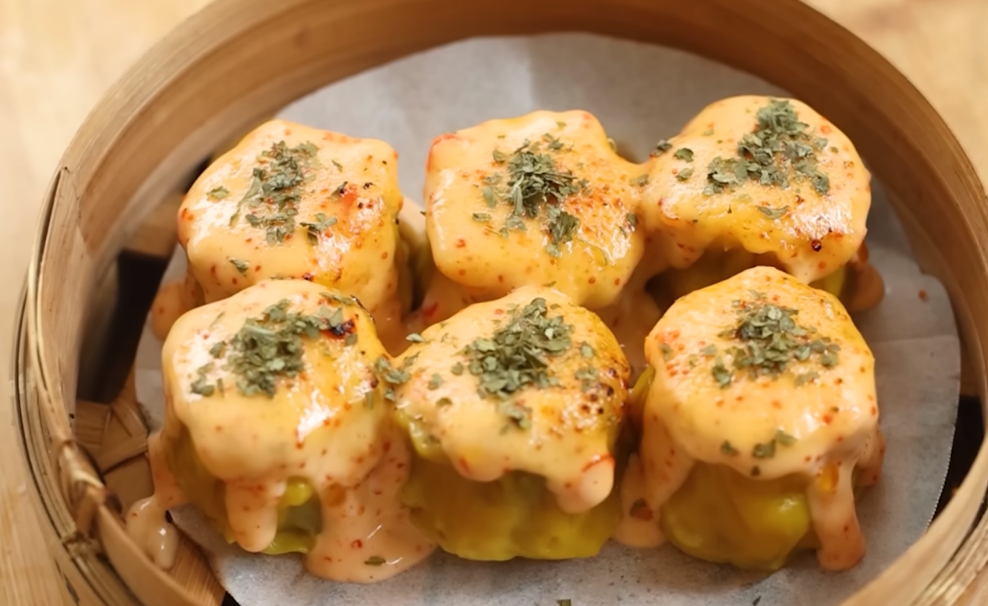 Hidangan dimsum yang cocok disantap dengan saus mentai atau saus tobiko