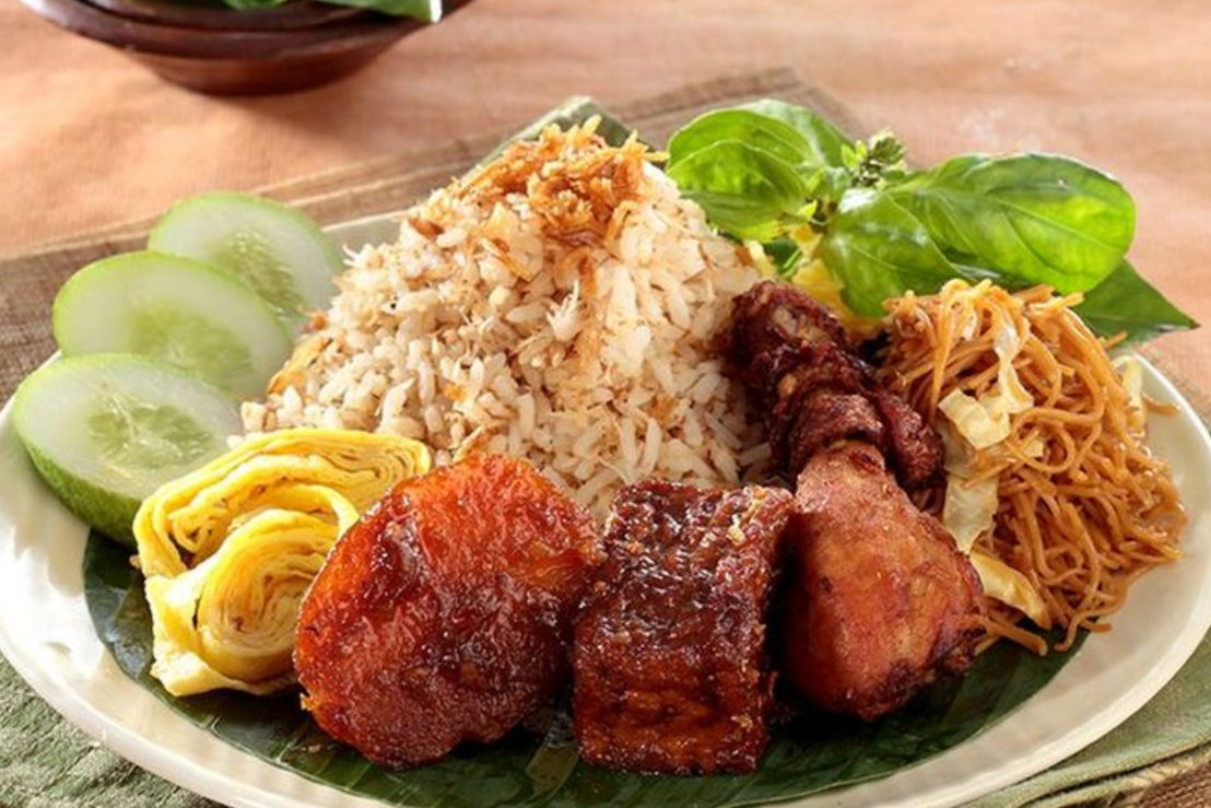Nasi ulam khas Betawi