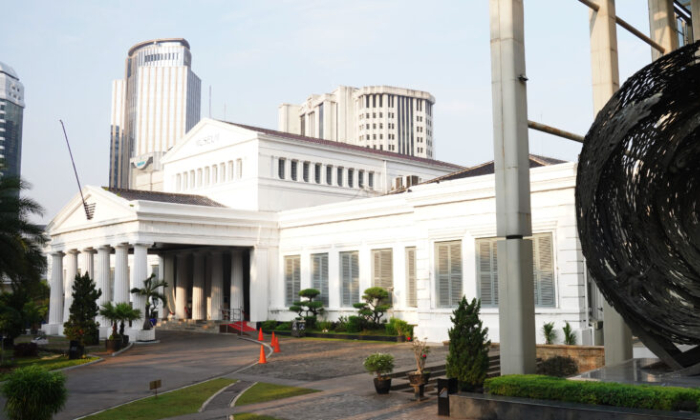 Area depan Museum Nasional Indonesia atau Museum Gajah