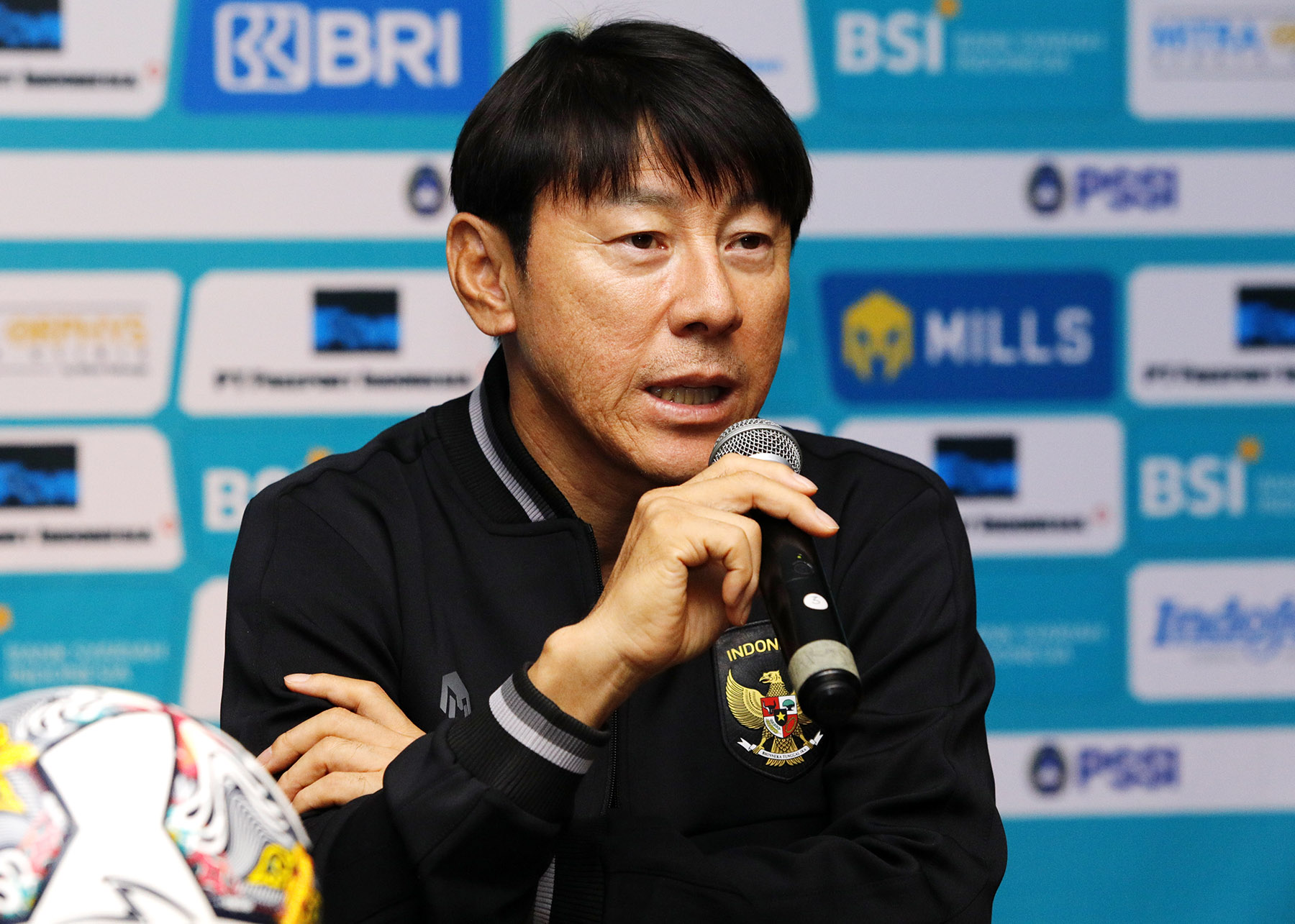 Shin Tae-yong, pelatih timnas Indonesia saat sesi konferensi pers.
