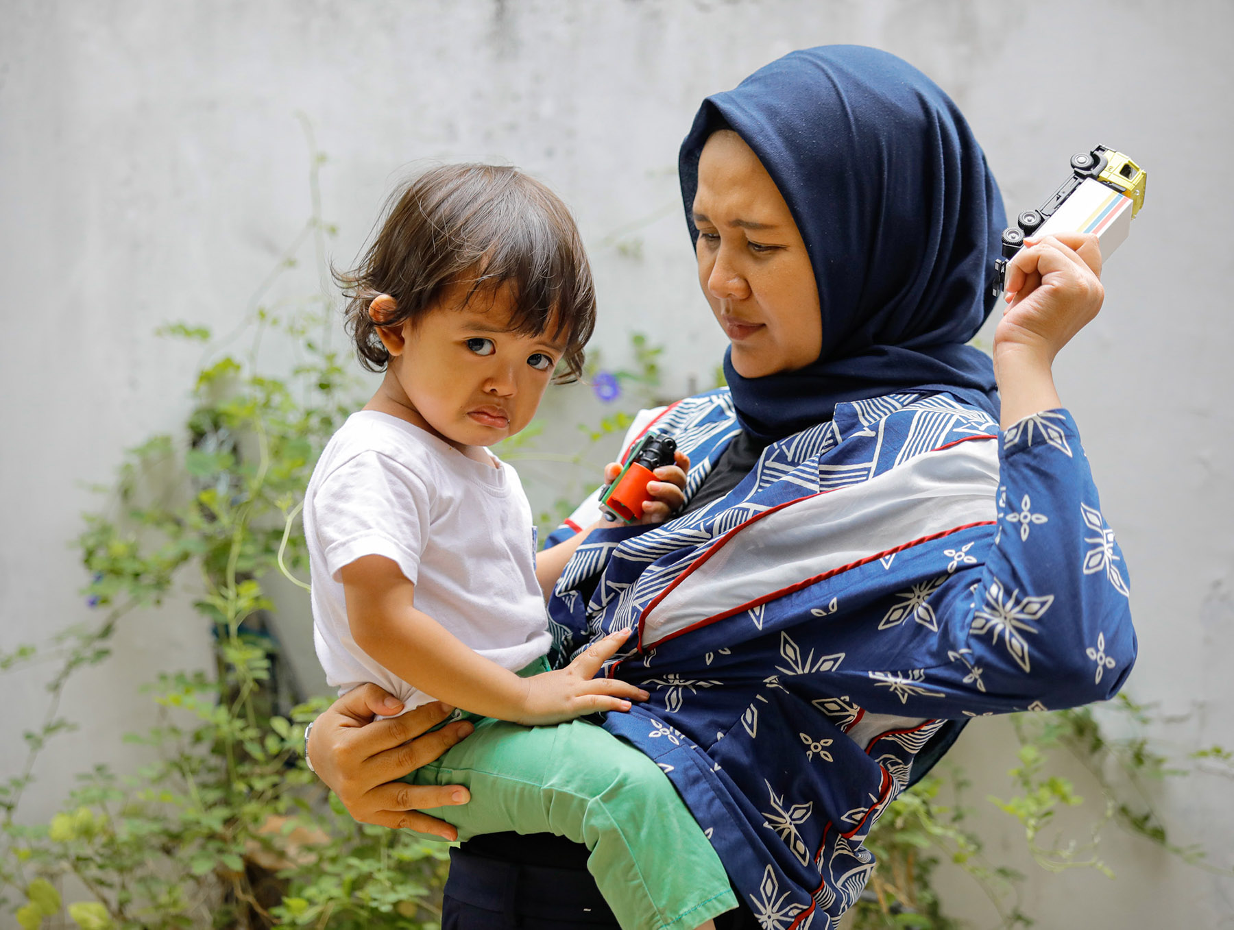 Pada usia 3 tahun, anak kerap menunjukkan keinginan kuat, mood swing, dan menguji batas aturan. Foto diperagakan Bibni Shalih dan Windy.&nbsp;