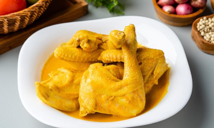 Ilustrasi gulai ayam khas Padang