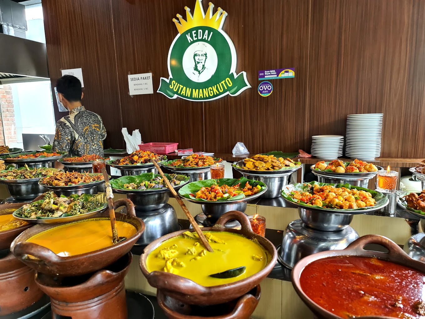 Ilustrasi tempat makan nasi kapau di kawasan Tangerang Selatan
