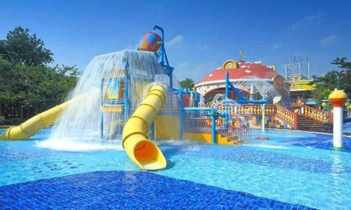 Kolam renang Ocean Park BSD