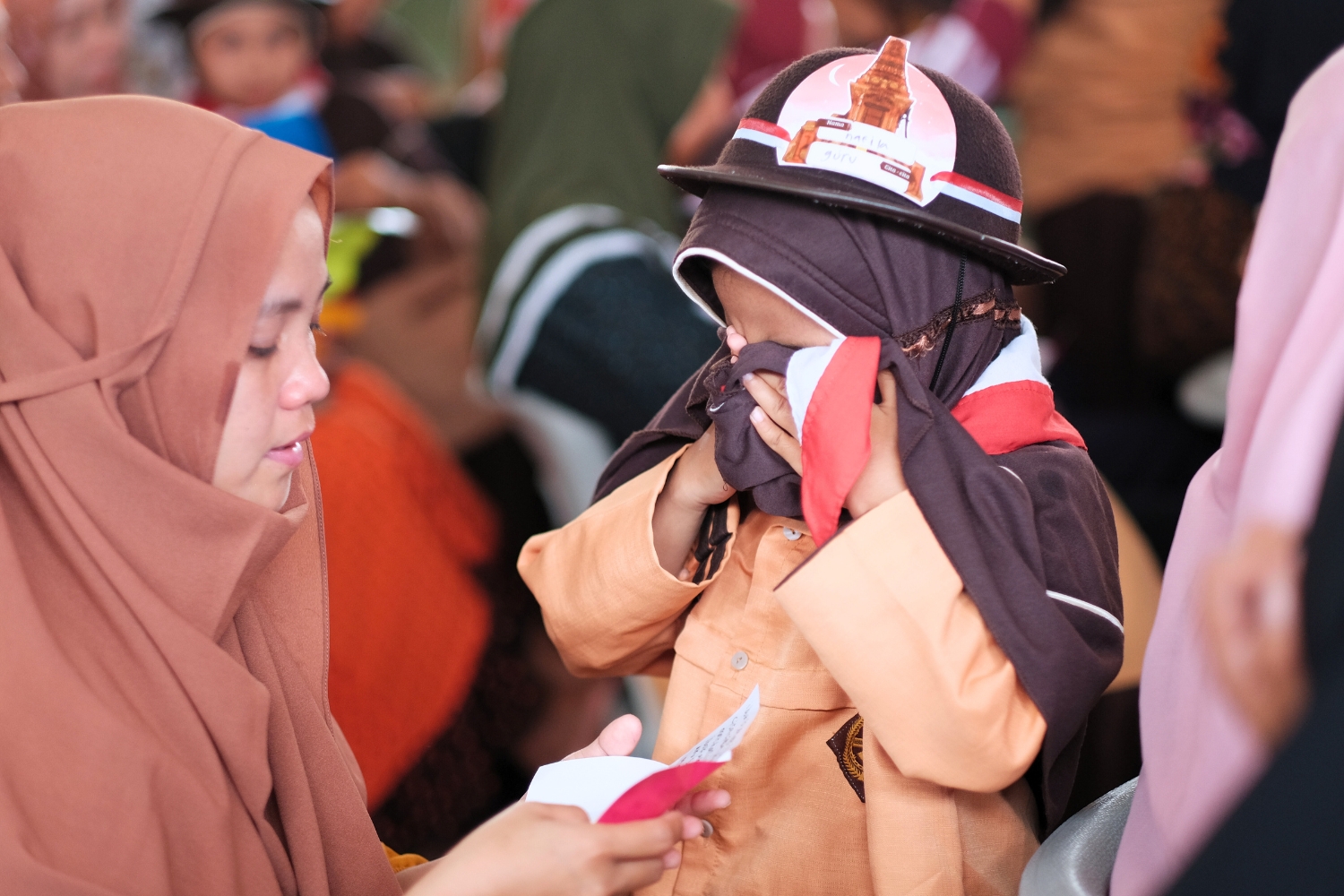 Momen haru saat ibu membacakan surat dari anak