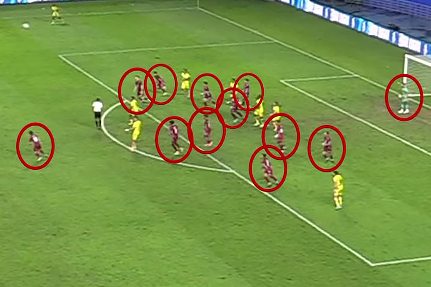 12 Pemain PSM (lingkaran merah) saat melawan Barito Putra dalam lanjutan laga Liga 1. (Dok. IG Barito Putra)