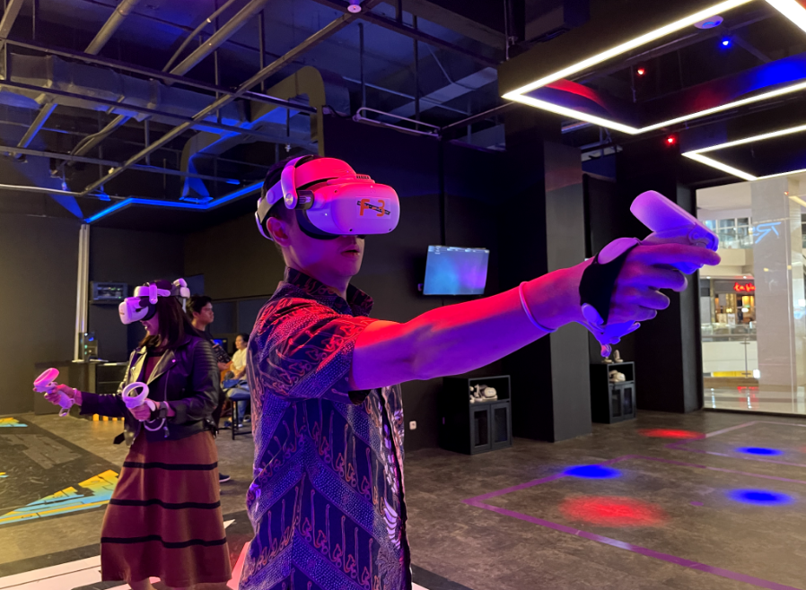 Bermain VR di ROVR Bintaro Jaya Xchange Mall Tangsel