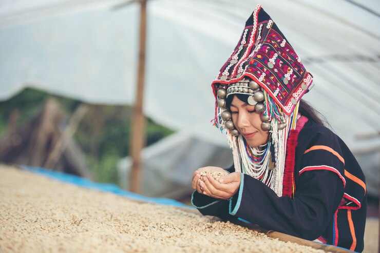 Perempuan Suku Akha di Thailand