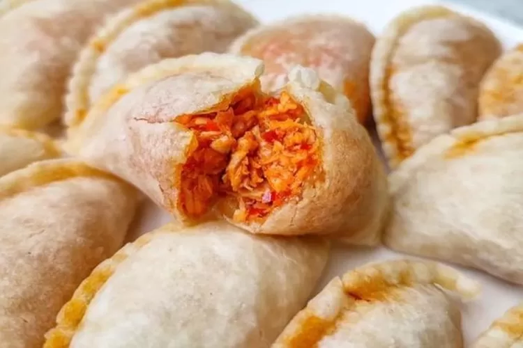 Cireng isi ayam suwir