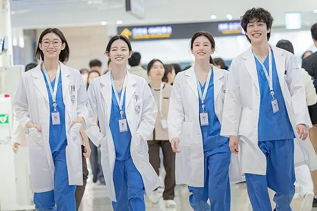 Drama Korea Resident Playbook akan tayang tahun ini. (Dok. Soompi)