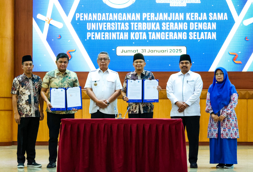 Penandatangan perjanjian kerja sama Universitas Terbuka Serang dengan Pemerintah Kota Tangerang Selatan pada Jumat (31/1/2025).