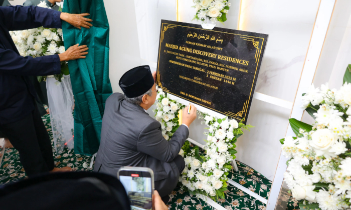 Peresmian Masjid Agung Discovery Residences oleh Wali Kota Tangerang Selatan, Benyamin Davnie, pada Minggu (2/2/2025). (Dok. Humas Kota Tangsel)