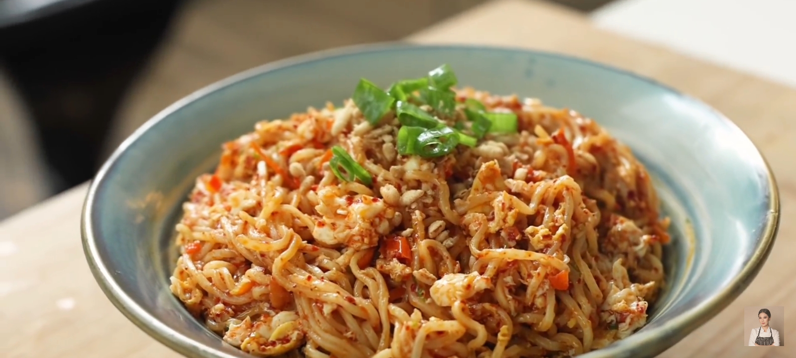 Mie pedas ala YouTuber chef Devina Hermawan