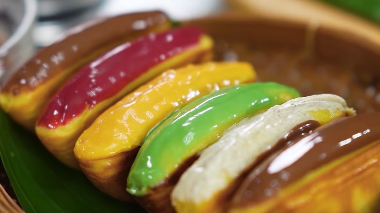 Kue pukis dengan aneka topping
