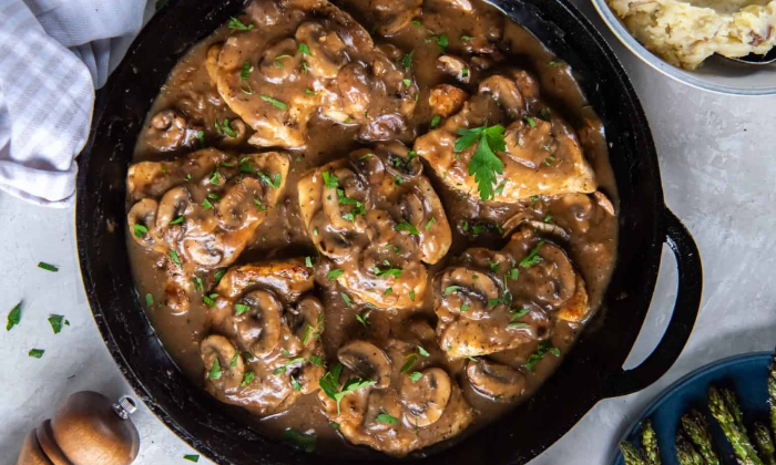 Chicken Marsala. (fromvalerieskitchen.com)
