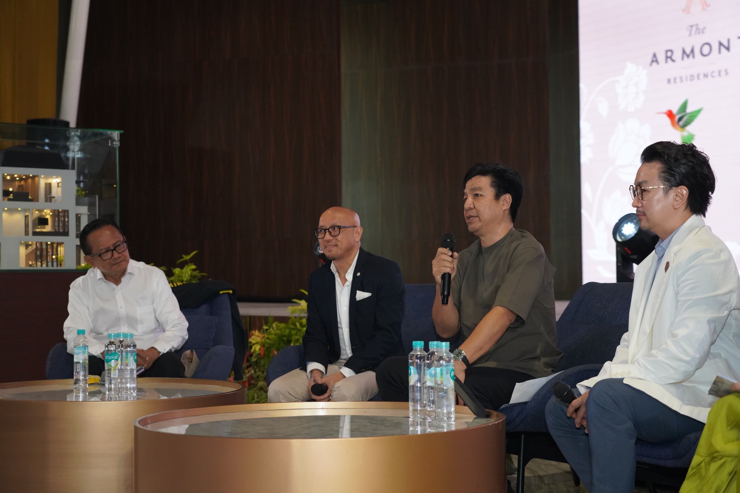 Dari kiri: Ignesjz Kemalawarta, Alex Bayu, Sukendro Sukendar, dan&nbsp;Kelvin Bryant Suhendra dalam acara peluncuran&nbsp;The Armont Residences, di BSD City, Kabupaten Tangerang, Rabu (19/2).