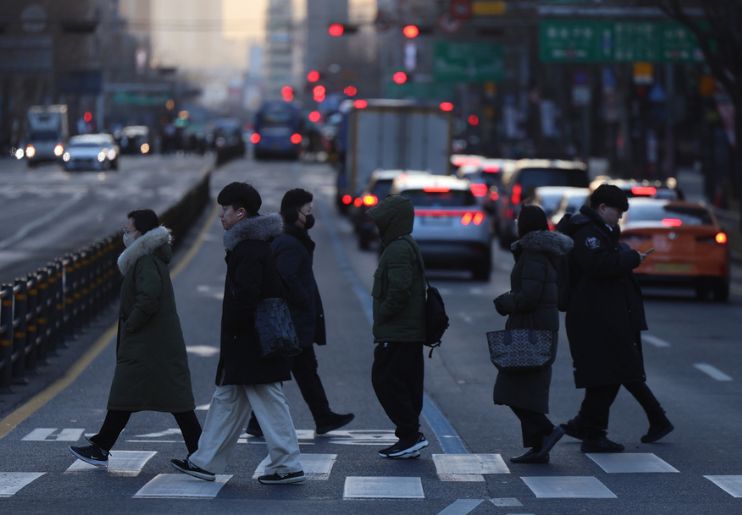 Kehidupan masyarakat di pusat Kota Seoul