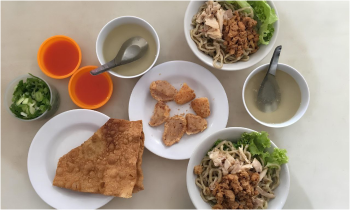 Ilustrasi kuliner mie garing di Pasar 8 Alam Sutera. (Dok. Google Maps)