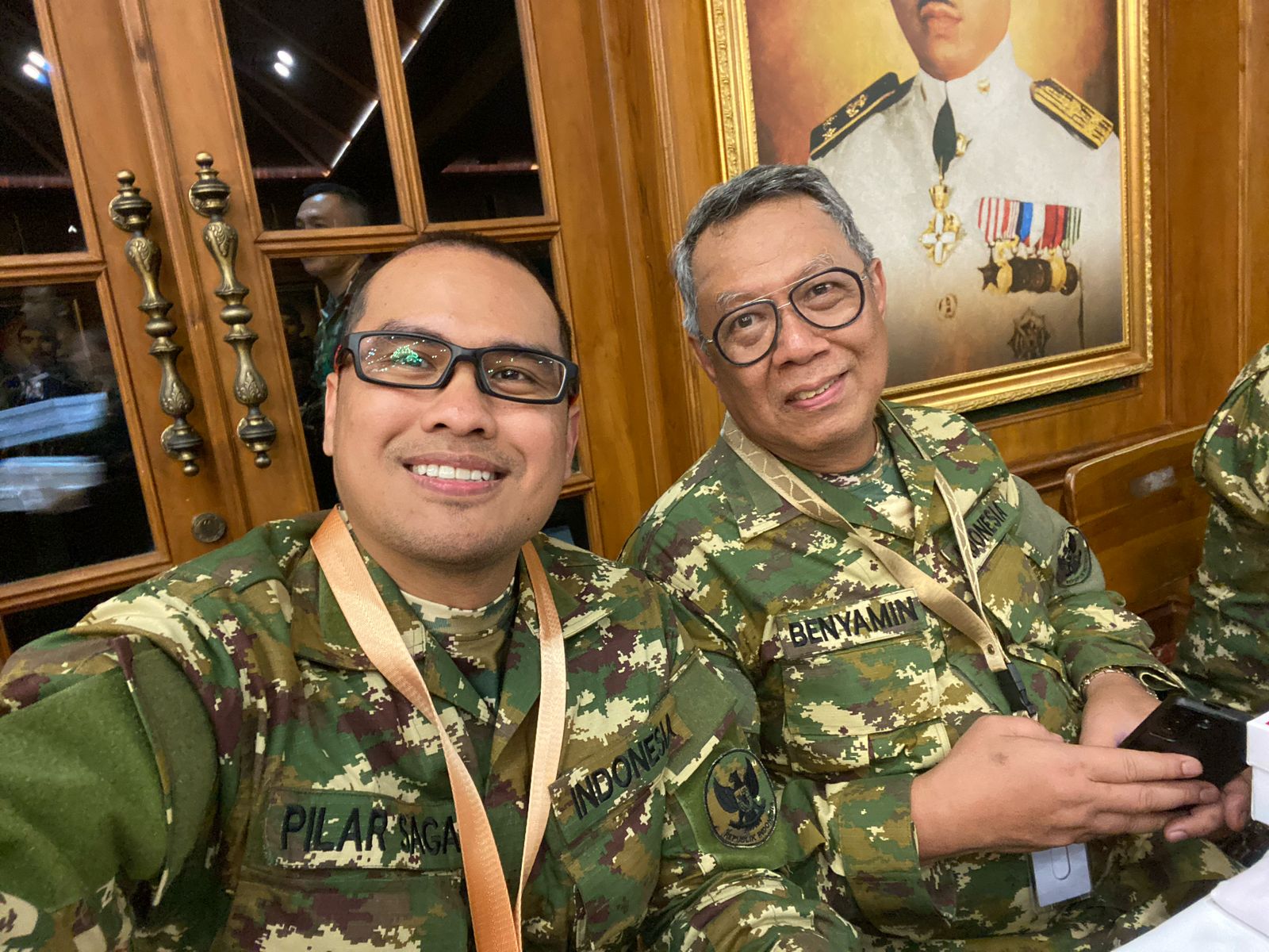 Benyamin Davnie dan Pilar Saga Ichsan mengikuti Retreat kepala daerah yang digelar di Akademi Militer (Akmil) Magelang. (Dok. Jawa Pos)