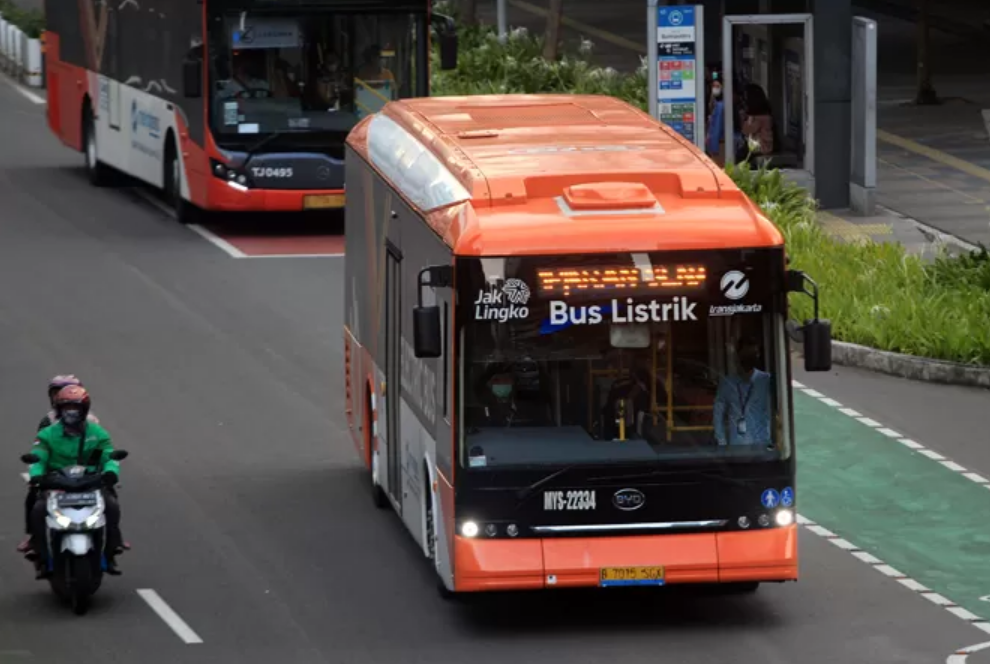 Ilustrasi bus listrik yang dioperasikan TransJakarta (Dery Ridwansah/JawaPos.com)