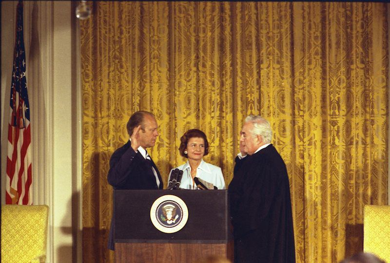 Penyumpahan Presiden Gerald Ford, 1974 (Dok. Gerald R. Ford Presidential Foundation)