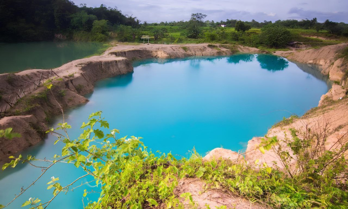 Telaga Biru Cisoka: Pesona Air Biru Menawan, Hanya Sejam dari Tangsel!