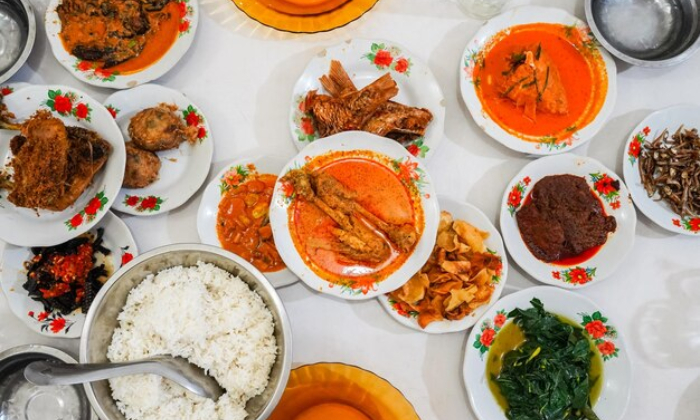 Ilustrasi masakan Padang. (Dok. Freepik)