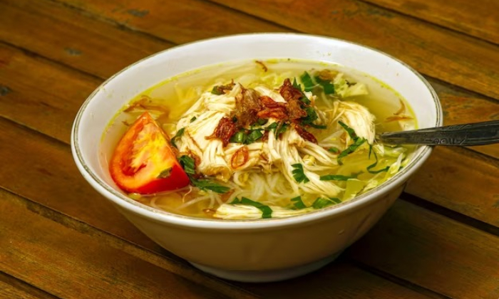 Ilustrasi soto ayam. (Freepik)