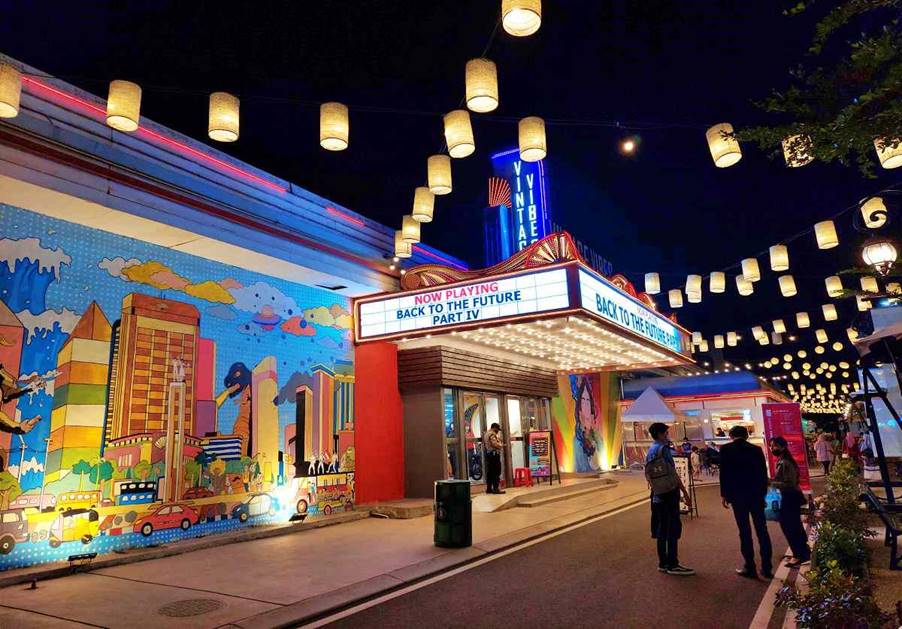 Broadway Alam Sutera. (travelspromo.com)