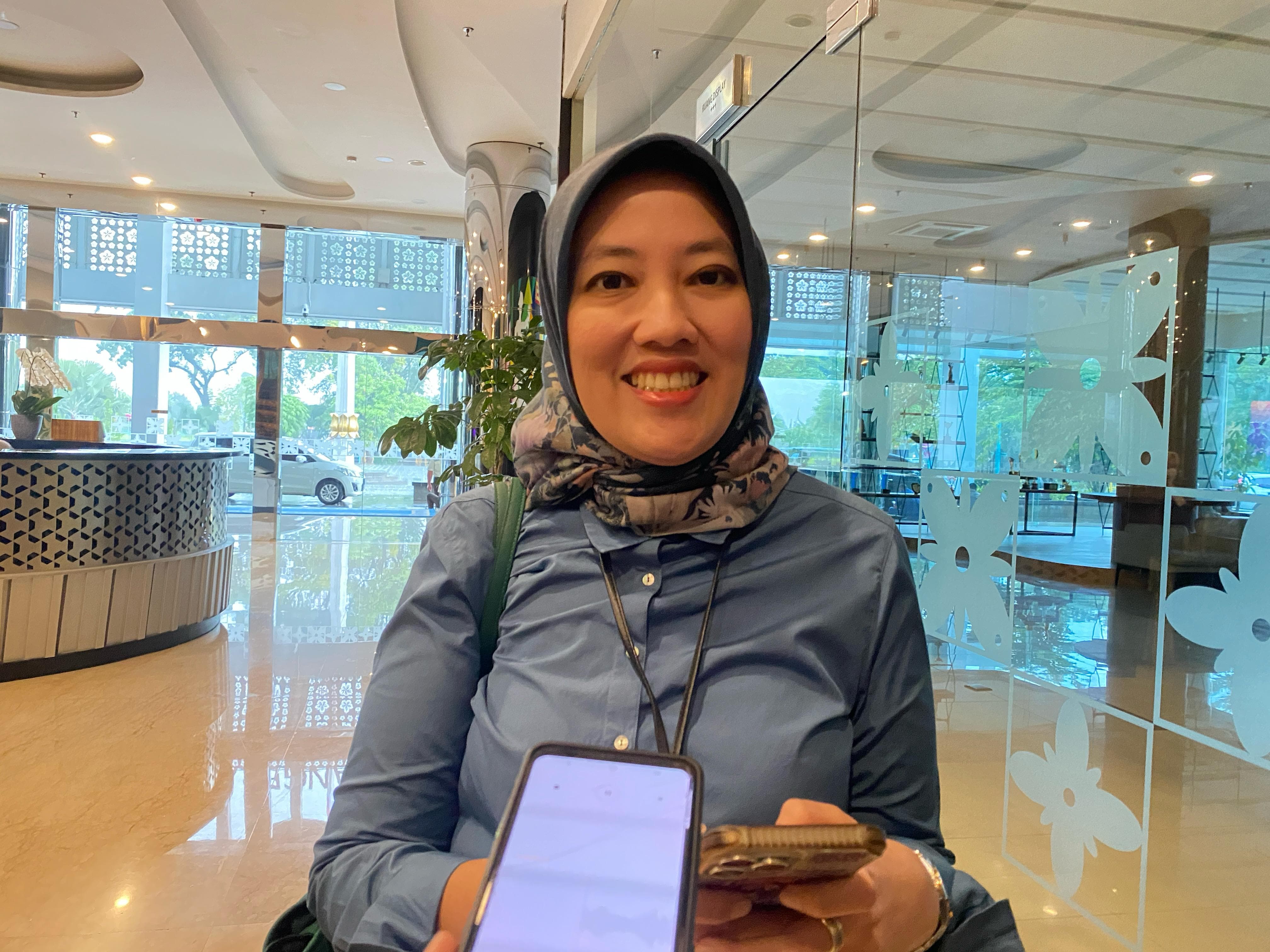 Sekretaris Bapenda Kota Tangsel Rahayu Sayekti saat diwawancari terkait capaian pajak Kota Tangsel di Puspemkot Tangsel, Ciputat, kemarin (24/3).