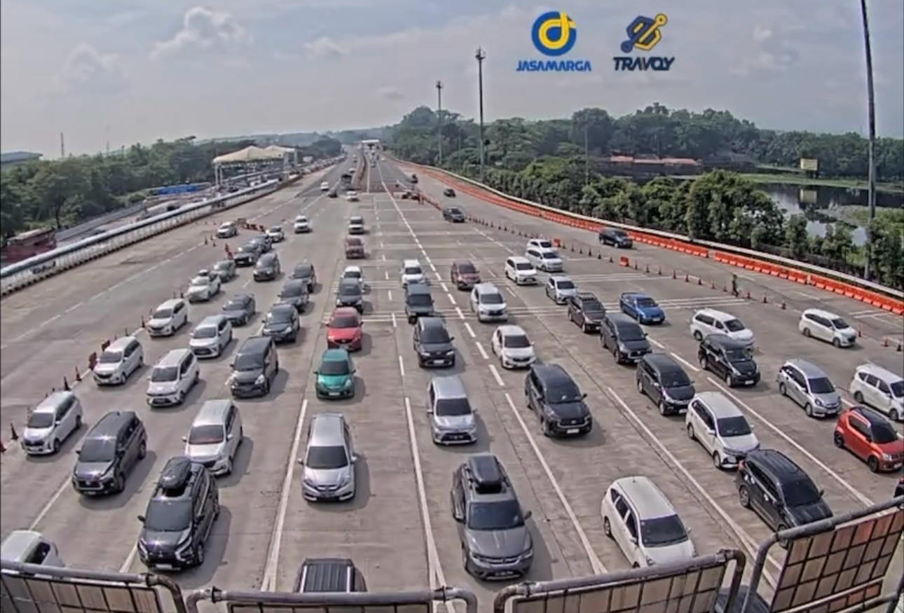 Arus lalu lintas di tol ASTRA Infra meningkat, dengan diskon tarif tol untuk mendukung arus balik Lebaran 2025. (Dok. Jasa Marga)