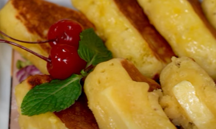 Hidangan roti bakar kelapa ala Chef Rudy Choirudin. (Dok. YouTube Galeri Rasa)