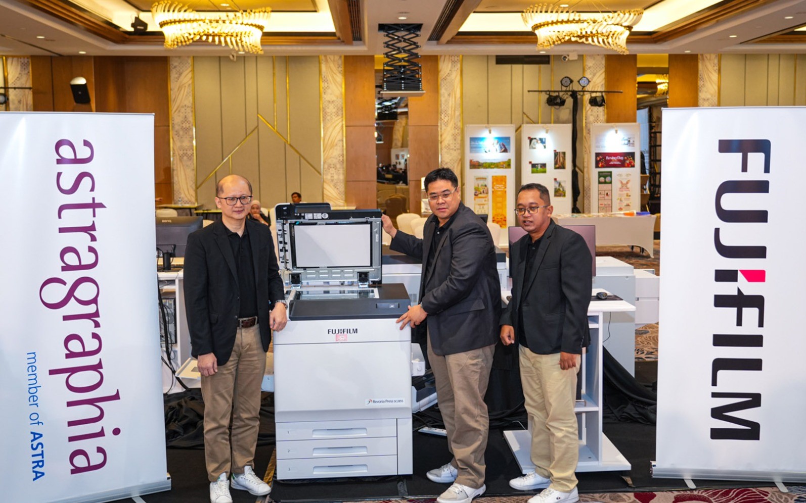 Astragraphia meluncurkan printer produksi The New Generation Revoria Press&trade;️ Series.