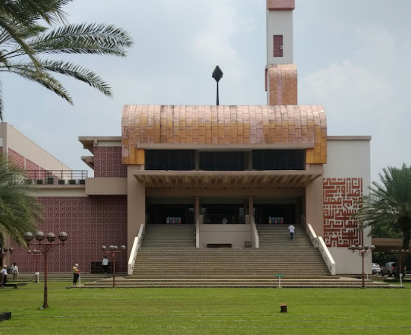 Masjid tanpa Kubah, Masjid Raya Bani Umar (Dok. Google Maps)