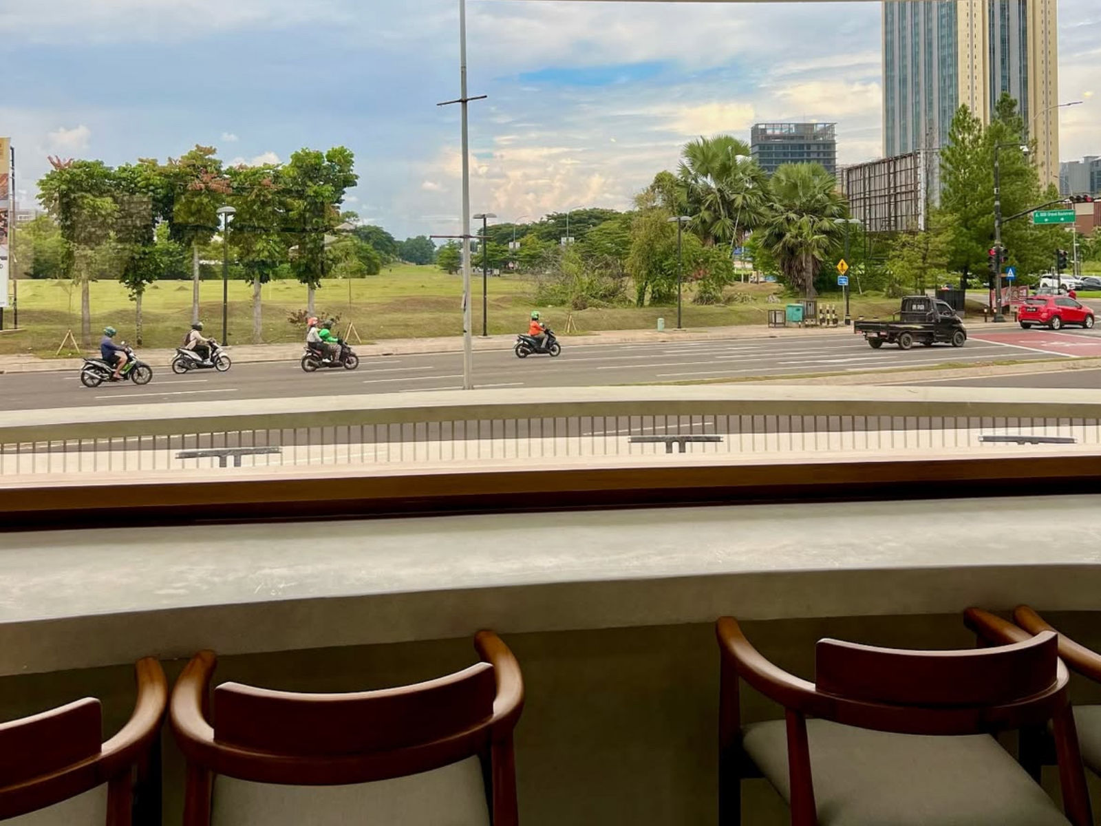 Tempat nongkrong dan brunch di Hygge Cafe BSD Tangsel (Dok. Instagram @hyggecafe.bsd)