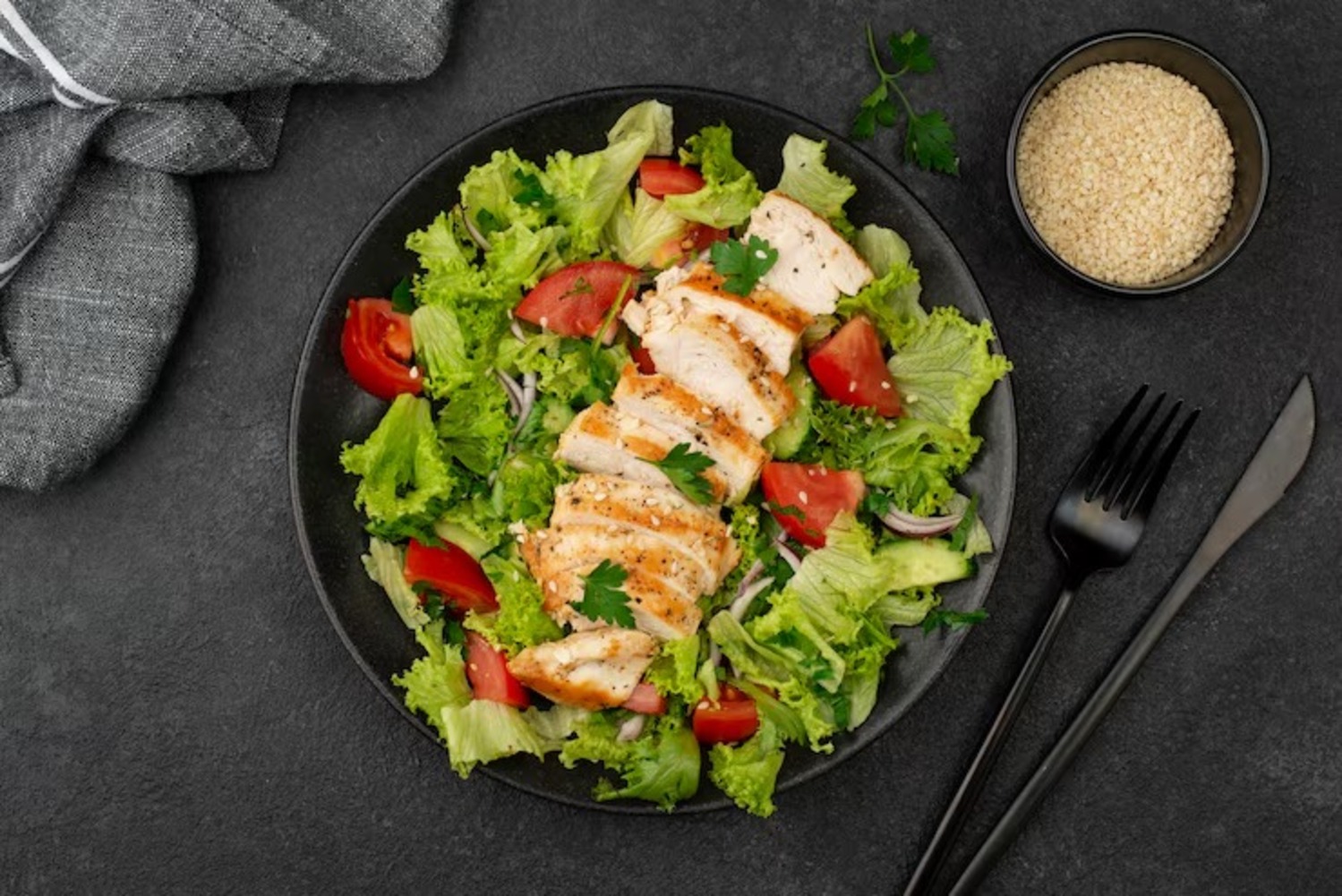 Resep Chicken Caesar Salad ala Chef Devina Hermawan: Sehat, Enak, dan Praktis Dibuat di Rumah!