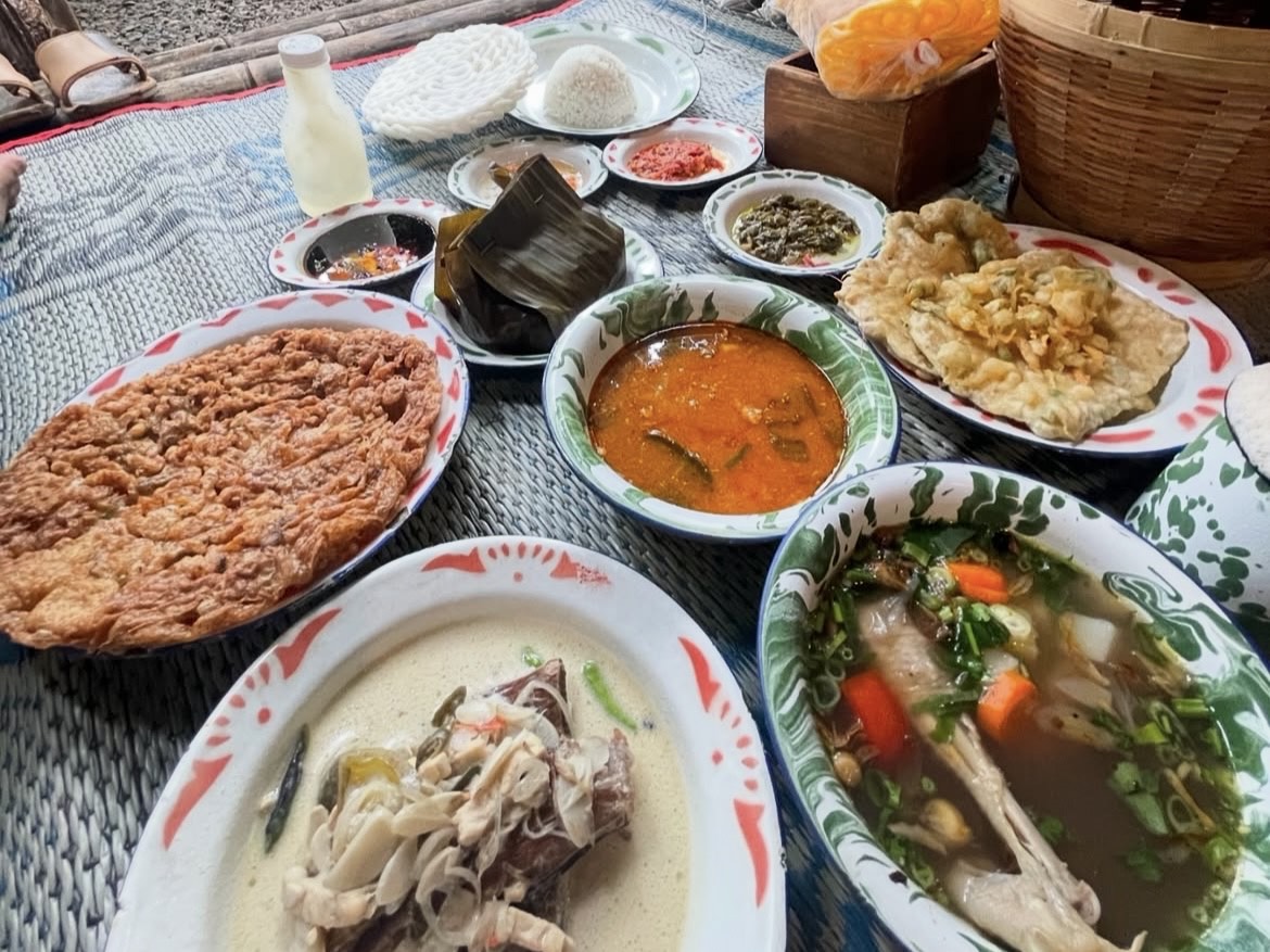 Menu makanan di Warung Tuman BSD. (Dok. Instagram @warung_tuman_bsd)