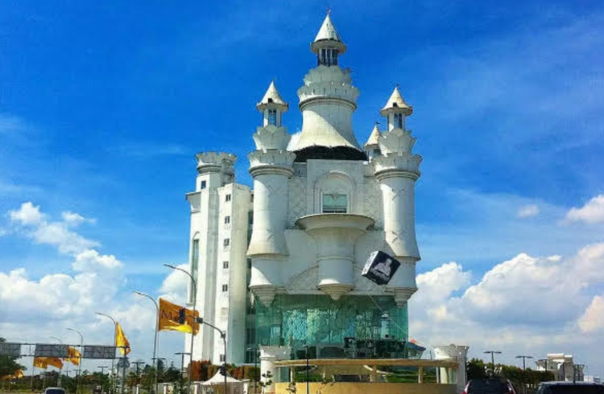 Froggy Floating Castle BSD (Dok. Wisato.id)