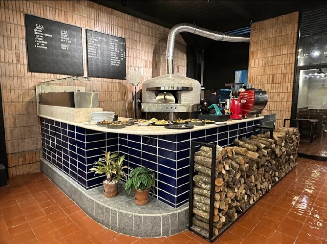 Napolino WoodFired Pizza (Dok. Google.com @NAPOLINOWoodFiredPizza)