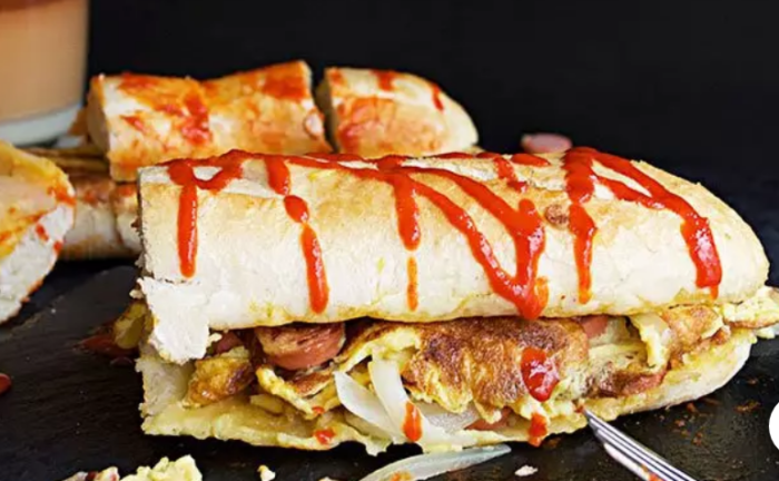 Roti John (Dok. SingaporeanMalaysianrecipes.com.)