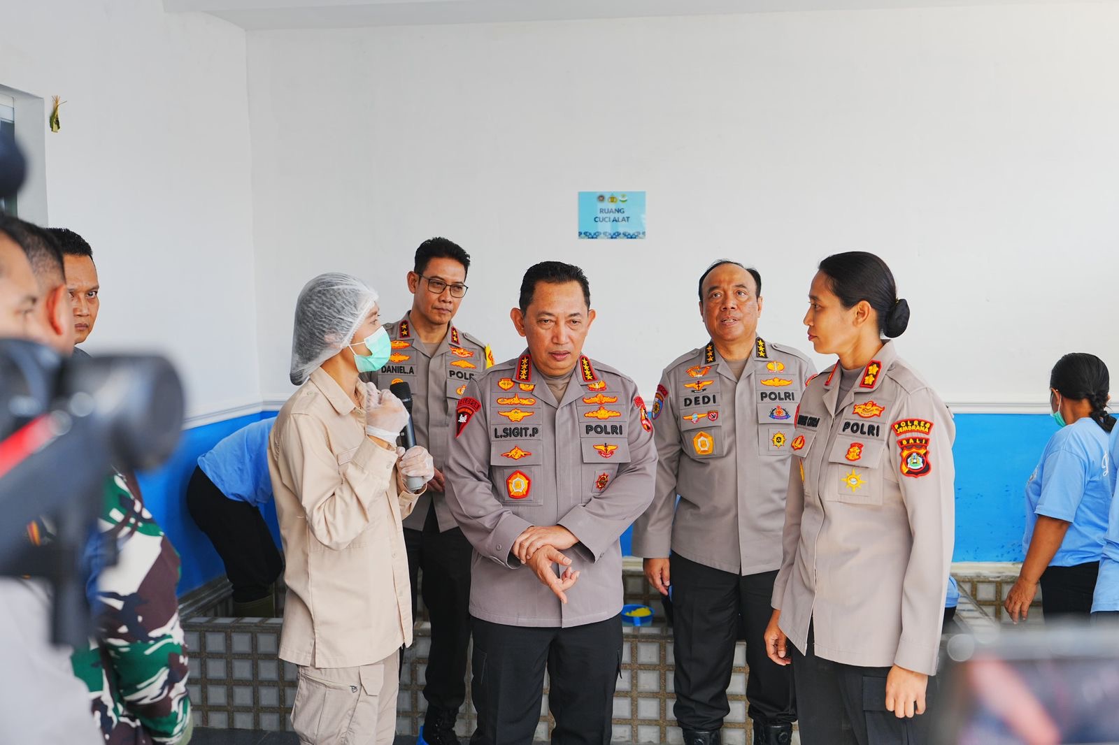Kapolri Listyo Sigit Prabowo saat meresmikan SPPG di Jembrana, Bali. (Mabes Polri)