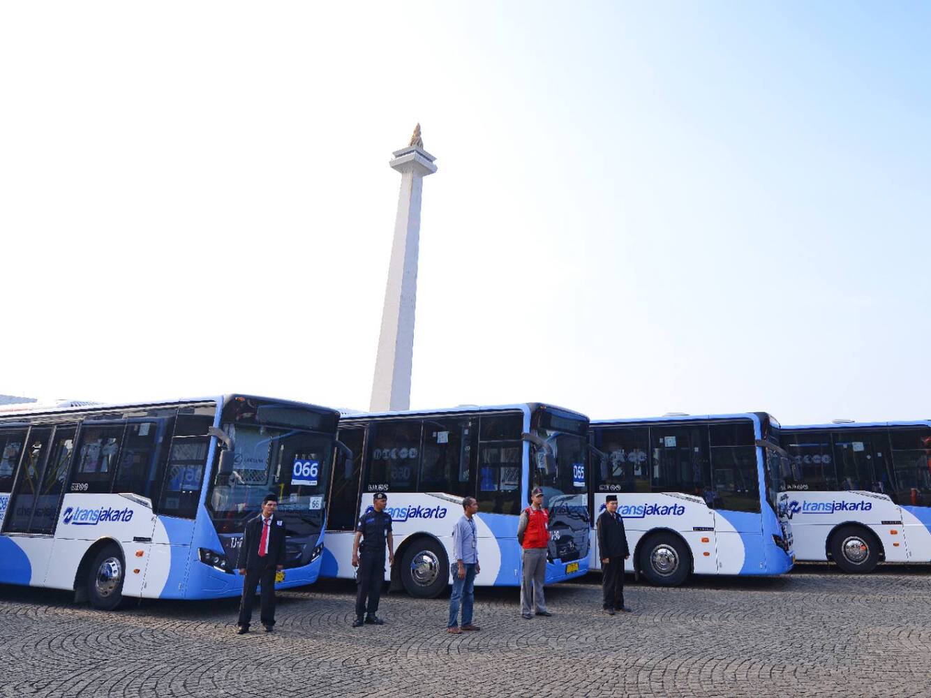 Bus Transjakarta di dekat Monas (Dok. Jakarta Smart City)
