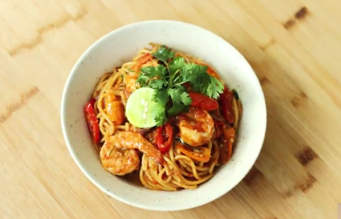 Resep tomyum spaghetti (Dok. YouTube Devina Hermawan)